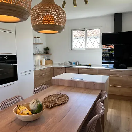 Maison 8/10 Pers / Piscine Chauffee / St Palais Sur 别墅 *